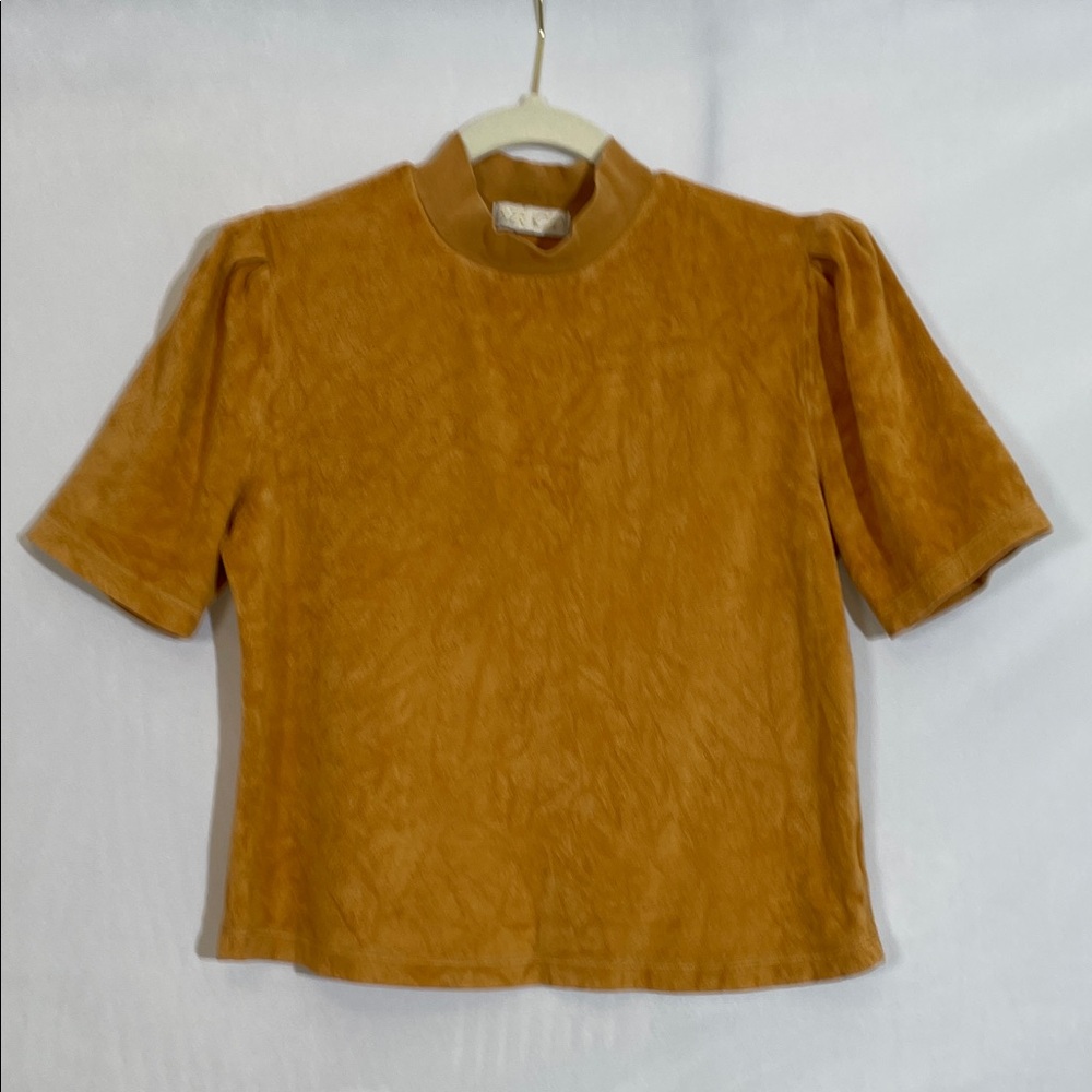 Suzie Kondi Short Sleeve Top Size XS Mustard Gold Pleated Shoulders